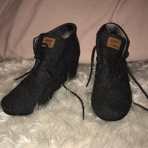 Toms wedge booties